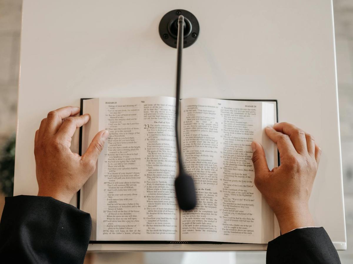 5 Definitions of Expository&nbsp;Preaching