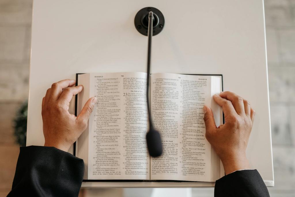 5 Definitions of Expository&nbsp;Preaching